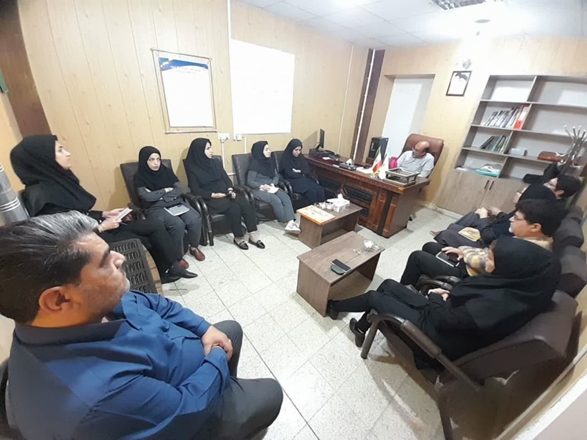 جلسه سرپرست مرکز بهداشت  شهرستان فامنین با مسئولین واحدهای مرکز بهداشت این شهرستان