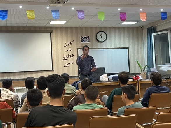 برگزاری کارگاه آموزشی «احیای قلبی-ریوی» و «رفع انسداد راه هوایی» برای سازمان‌های مردم‌نهاد شهرستان فامنین