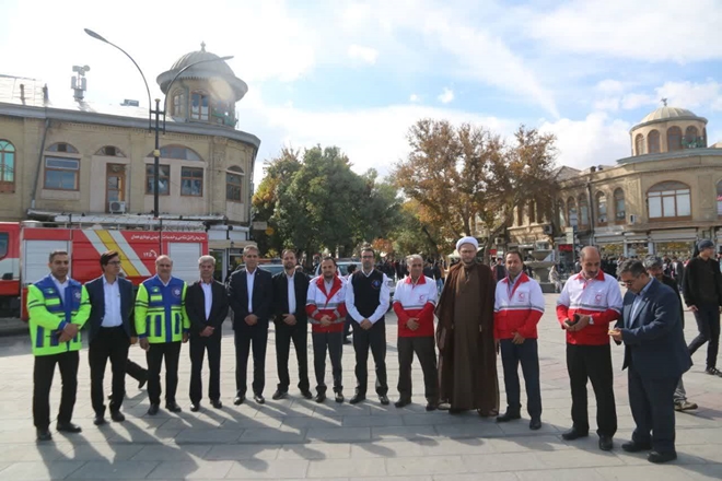 همراهی اورژانس ۱۱۵ همدان در روز مبارزه با استکبار جهانی با شعار «نظم نو جهانی با نسل آرمانی»