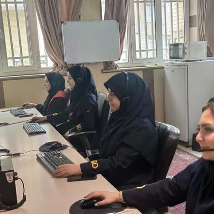 پزشکان و پرستاران واحد ارتباطات و کنترل عملیات اورژانس قلب تپنده نجات؛ اینجا خط اول درمان است
