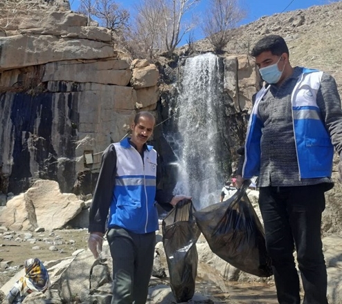 پاکسازی زباله ها از چهره طبیعت در سیزدهمین روز از بهار 1403 