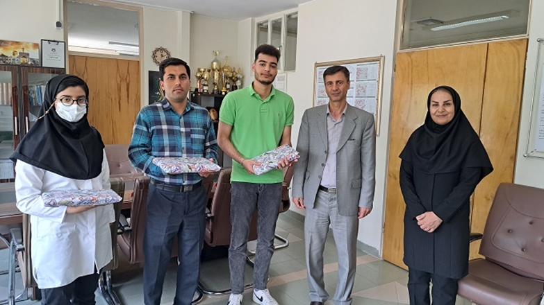 تجلیل از برگزیدگان مسابقه کتابخوانی هفته ملی سلامت در همدان