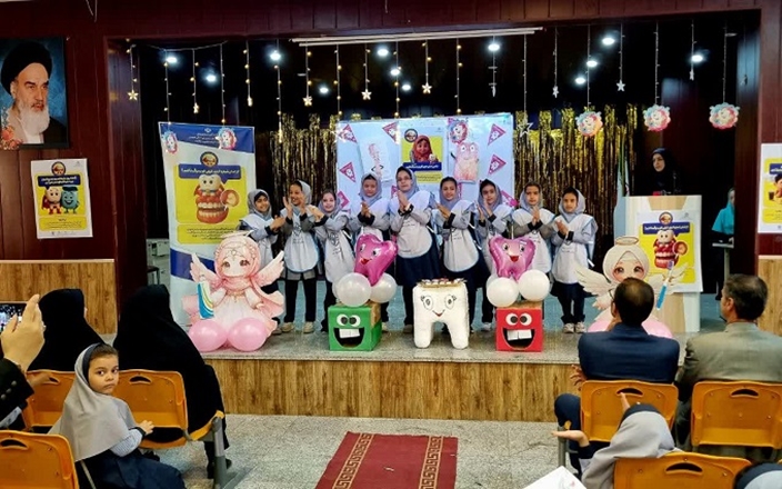 جشن رویش دندان شش در مدرسه  حضرت زهرا(س) همدان