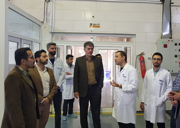 بازدید معاون توسعه دانشگاه از بزرگ‌ترین کارخانه مواد زیستی و تجهیزات دندانپزشکی همدان