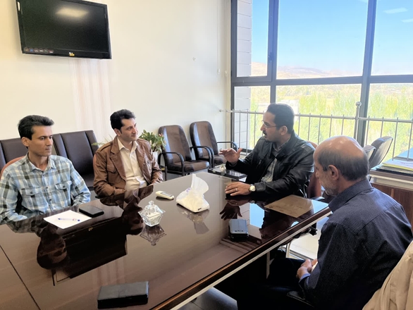 دیدار  دکتر بابک یوسفی معاون توسعه مدیریت و منابع دانشگاه با همکاران اداره آمار مدیریت فناوری اطلاعات 