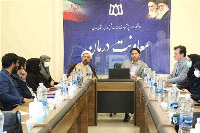 جلسه بازآموزی منشور و استانداردهای حقوق بیمار در معاونت درمان دانشگاه 1