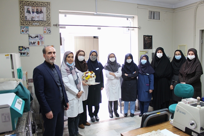 از کارکنان آزمایشگاه بیمارستان فاطمیه تقدیر شد‌