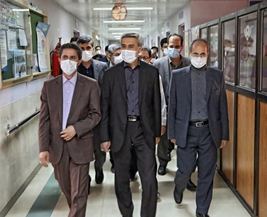عیادت مشترک استاندار و رییس دانشگاه علوم پزشکی همدان از کودکان بستری روستای چنارعلیای اسدآباد