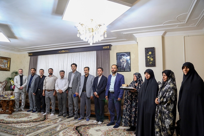 دیدار مشاور وزیر بهداشت در امور ایثارگران و مسئولین دانشگاه با خانواده ایثارگران  