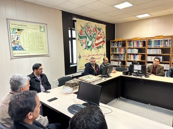 تجلیل از کارکنان مرد دانشکده توانبخشی بمناسبت ولادت حضرت علی(ع)، روز پدر و روز مرد