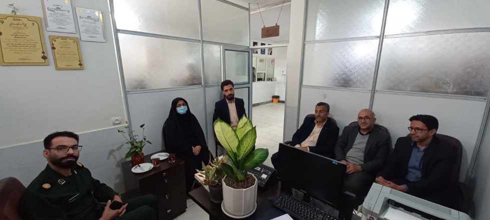 دیدار صمیمانه مسئولین بهداشت و درمان تویسرکان با  مسئول درمانگاه شهدای سپاه 