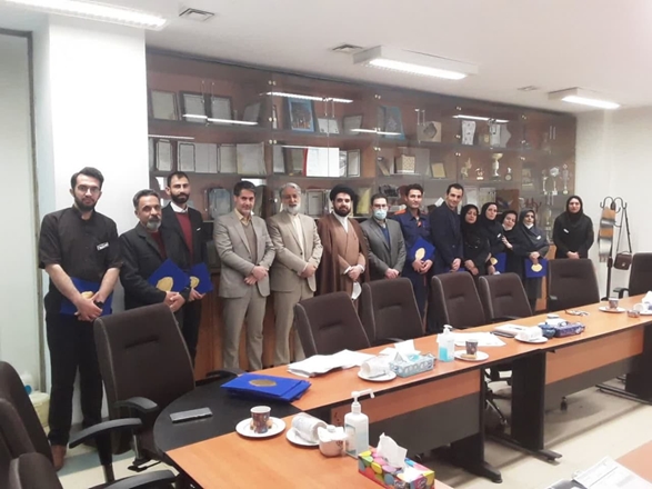 برگزیدگان تکریم ارباب رجوع مجتمع بعثت تجلیل شدند