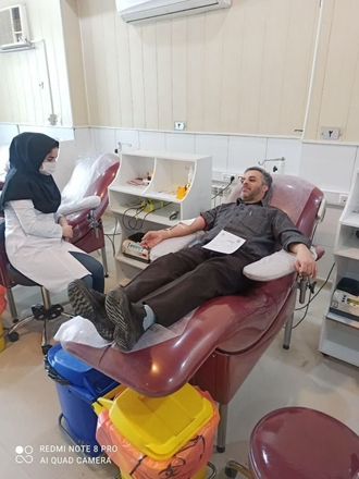 اهدای خون توسط کارکنان کلینیک تخصصی و فوق تخصصی امام خمینی(ره) استان همدان