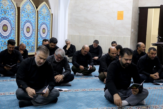 طنین دلنواز زیارت عاشورا در دانشگاه علوم پزشکی همدان 