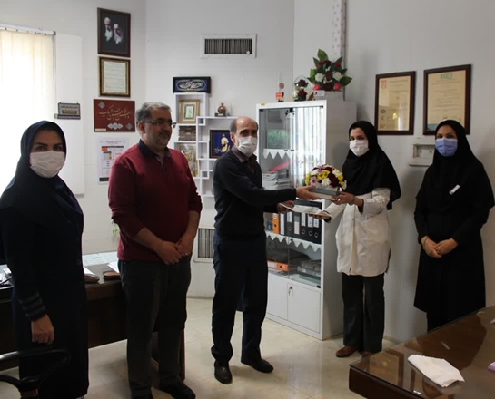 از کارشناس تغذیه بیمارستان فاطمیه تقدیر شد