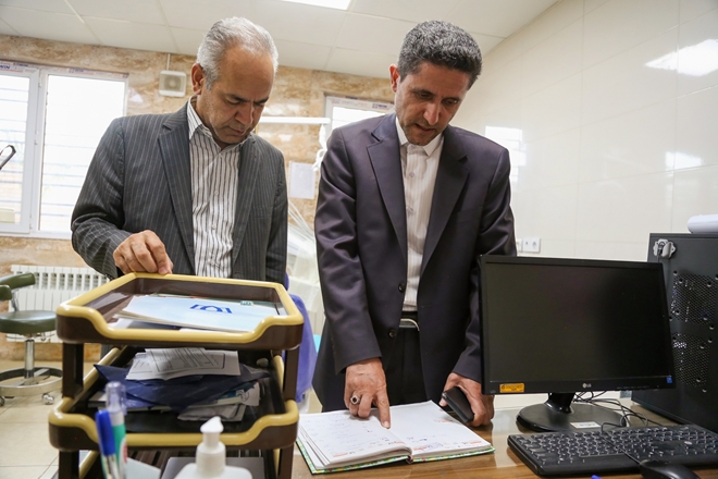 بازدید رییس دانشگاه از مرکز خدمات جامع سلامت شبانه روزی شهری سامن