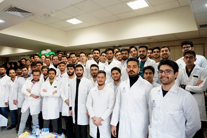 جشن روپوش سفید دانشجویان پزشکی دانشگاه برگزار شد