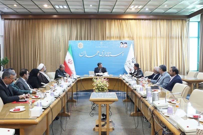 برگزاری نشست استاندار همدان با تنی چند از اعضای هیئت رئیسه دانشگاه علوم‌پزشکی همدان