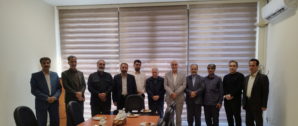 دیدار اعضای هیأت مدیره مجمع فرهنگی، جهادی محبان المهدی(عج) استان با دکتر کارخانه‌ای