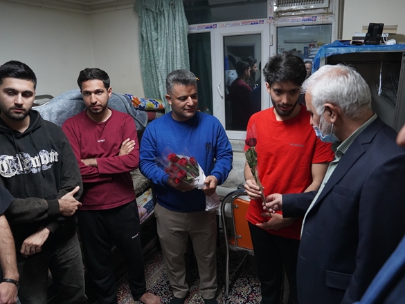 گزارش تصویری بازدید رییس دانشگاه وتیم همراه از خوابگاه دانش به مناسبت روز دانشجو