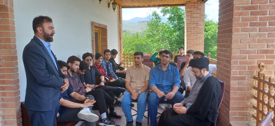 بازدید دانشجویان دانشگاه سید جمال‌الدین اسدآبادی از موزه تاریخ پزشکی همدان 