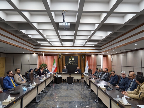 تأکید رئیس دانشگاه علوم پزشکی همدان بر اخلاق سازمانی و رفاه کارکنان