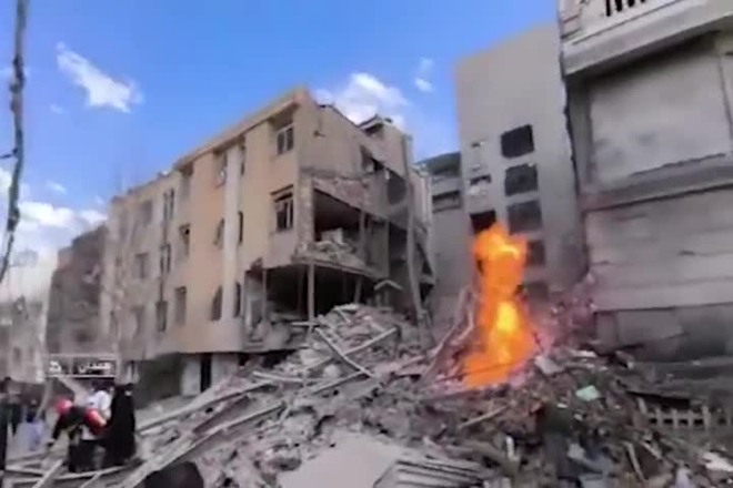 حوزه سلامت در خط مقدم خدمت رسانی به مردم
