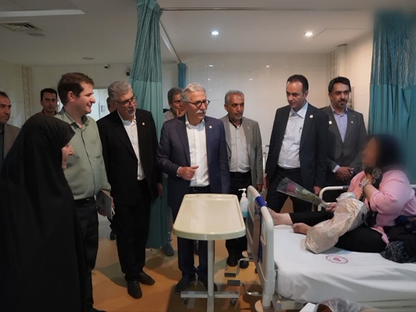 گزارش تصویری بازدید خانواده فرشچیان از بیمارستان های قلب،سینا،سرطان