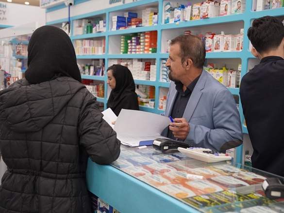 گزارش تصویری بازرسی ونحوه توزییع دارو با حضور رییس اداره نظارت بر دارو در داروخانه های سطح شهر