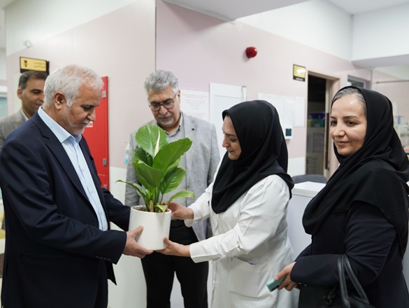 گزارش تصویری ریاست دانشگاه به مناسبت روز ماما در واحد های مختلف دانشگاه