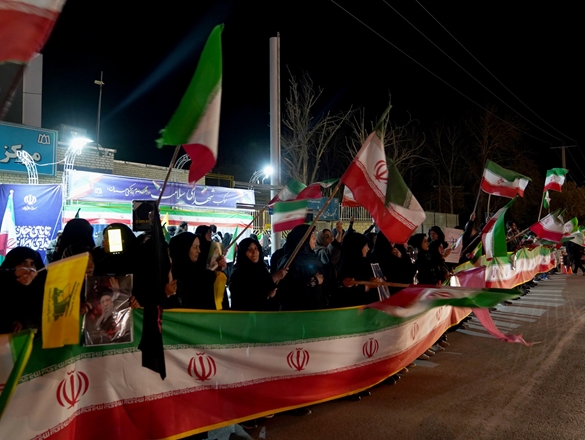 گزارش تصویری جمع خانواده بزرگ دانشگاه علوم پزشکی همدان در شب اربعین شهادت امام و رهبر شهید...19