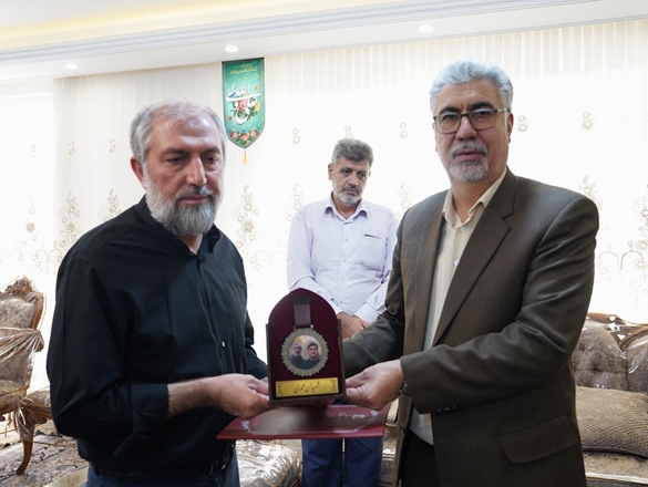 گزارش تصویری دیدار و تجلیل  سرپرست و معاونین وبرخی مدیران از خانواده شهید محمدی  