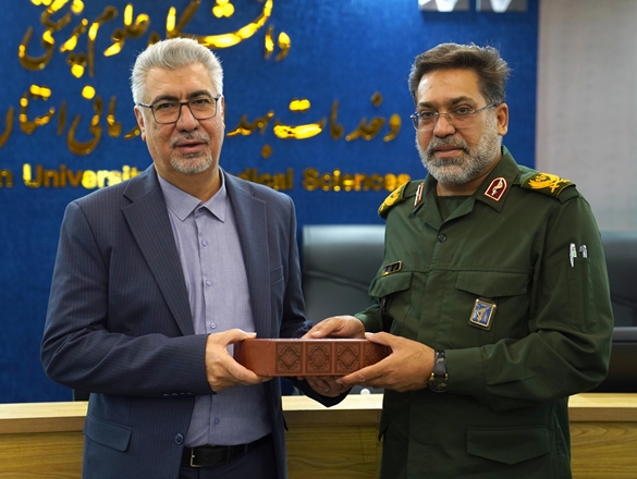 گزارش تصویری دیدار فرمانده سپاه و تبریک روز پزشک به رییس و برخی اساتید