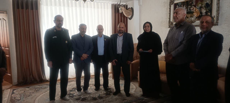 دیدار مدیر امور ایثارگران دانشگاه با خانواده شهدای سلامت 