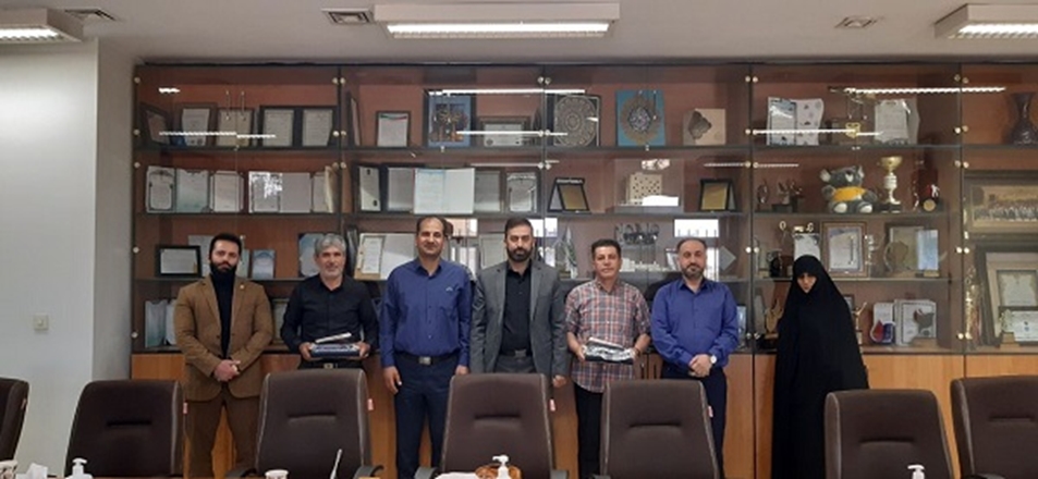 تقدیر از ایثارگران مجتمع آموزشی درمانی بعثت