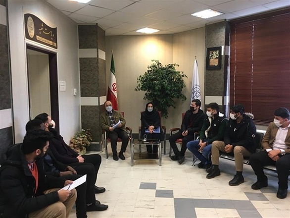 از نظر آموزشی هیچ تفاوتی بین دانشجویان ایرانی و غیرایرانی وجود ندارد