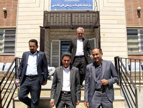 بازدید معاون توسعه وزیر بهداشت و رییس دانشگاه از خدمت رسانی گروههای جهادی پزشکی در روستای علی آباد دمق ملایر