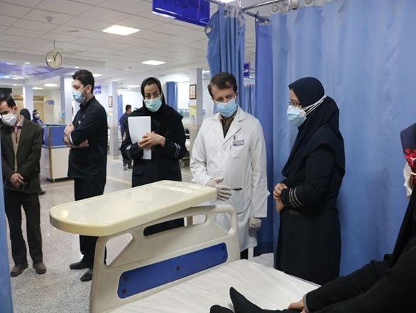بازدید تیم مدیریتی مرکز سینا فرشچیان از بخش‌ های مختلف در پیک ششم کرونا