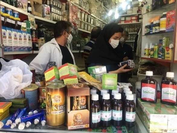 کشف و ضبط چهار هزار عدد داروی شیمیایی و گیاهی قاچاق و غیر مجاز چاقی و لاغری از یک عطاری در همدان