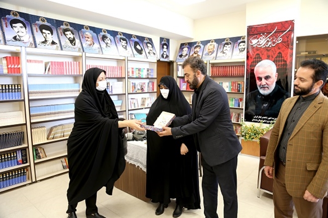 تجلیل از برگزیدگان مسابقه بهار انقلاب