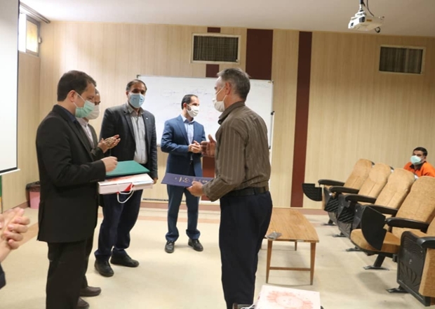مراسم بزرگداشت روز کارگر در مرکز آموزشی درمانی فرشچیان سینا