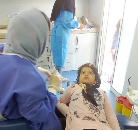 انجام خدمات دندانپزشکی توسط دندانپزشکان در کلینیک سیار نهاوند
