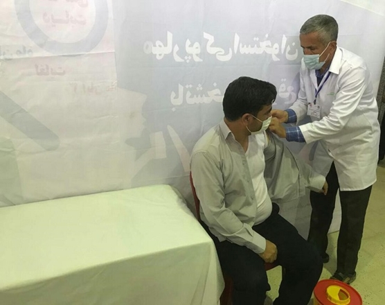 واکسیناسیون فرهنگیان علیه کووید 19در شهرستان رزن آغاز شد
