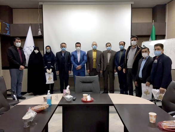 تجلیل از ایثارگران شبکه بهداشت و درمان فامنین