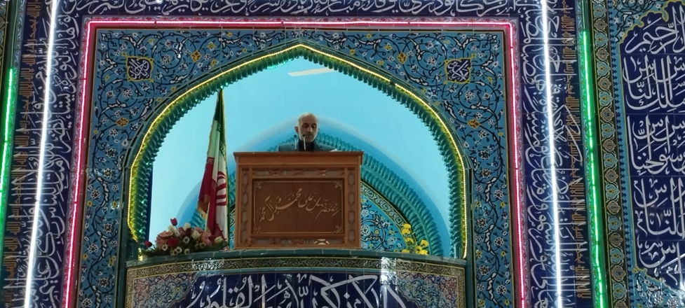 سخنرانی رییس مرکز بهداشت شهرستان تویسرکان پیش از خطبه‌های نماز جمعه