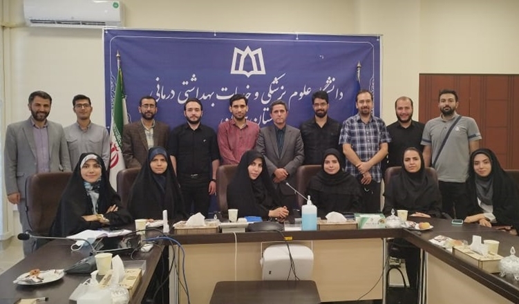 نشست رییس دانشگاه با جوانان فعال در حوزه غذا و دارو