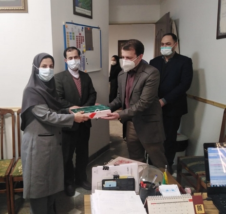 تجلیل از کارکنان واحد بهبود کیفیت مرکز آموزشی درمانی سینا فرشچیان