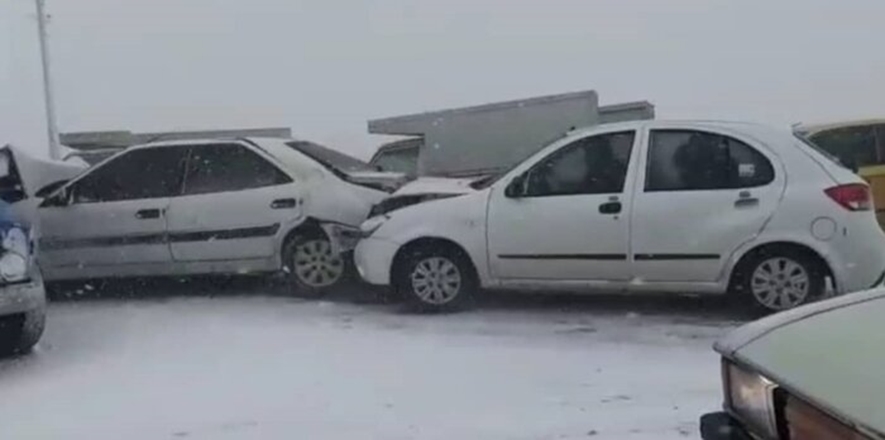 تصادف زنجیره ای در محور همدان - ملایر 11 مصدوم برجا گذاشت