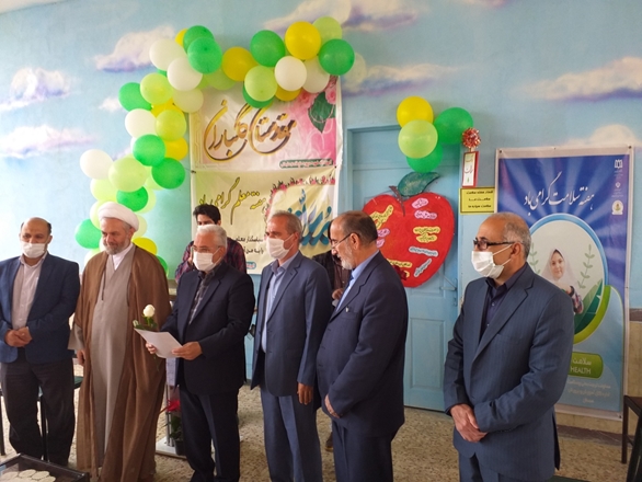 آغاز هفته سلامت در شهرستان تویسرکان با نواختن زنگ سلامت در مدرسه شهید سلیمانی