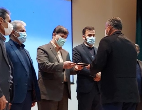 دو ایثارگر شبکه بهداشت و درمان شهرستان درگزین تجلیل شدند